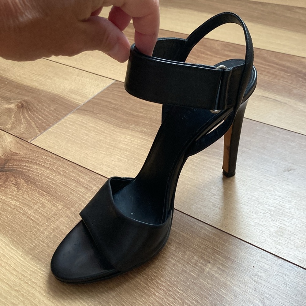 Vince Genna Double Strap Leather Heels - Picture 3 of 11